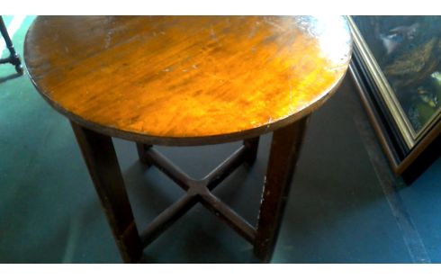 BEISTELLTISCH RUND IM VINTAGE-STIL