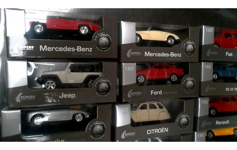 AUTO MINIATUUR 1/60