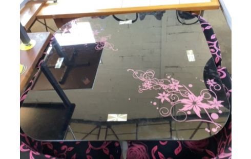 TABLE AVEC 4 FAUTEUILS CARRE VERRE NOIR ET ROSE