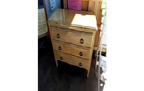 COMMODE 3 TIROIRS  PATINÉ