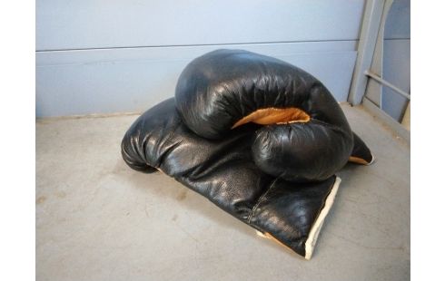 GANT DE BOXE ANCIEN