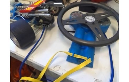 JOUET VOITURE AVEC VOLANT (EN L'ETAT)