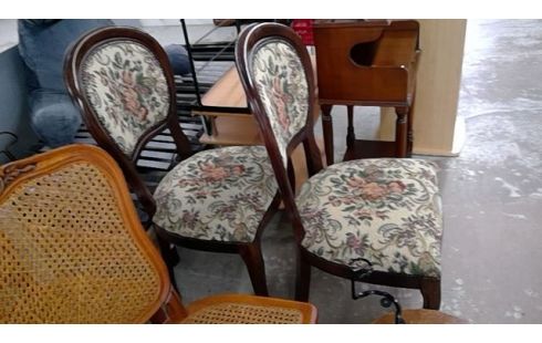 CHAISES LA PAIRE 