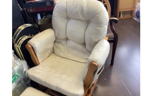 ROCKING CHAIR AVEC REPOSE PIED