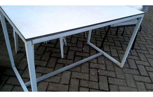 TABLE DE JARDIN BLANCHE METAL
