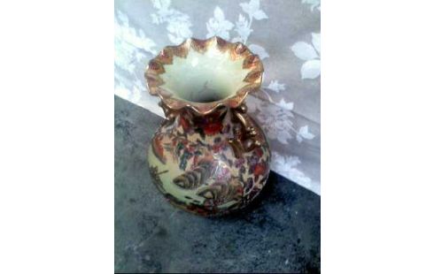 PRUNKVASE SATSUMA-ST. BAUCH. KORPUS BEIGE