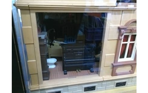 PLAYMOBIL MAISON AVEC PERSONNAGES ET ACCESSOIRES