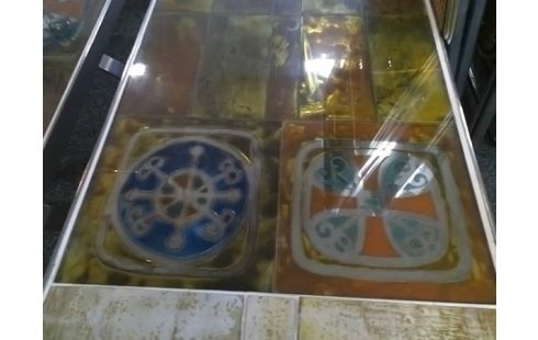 TABLE BASSE CARRELEE PLATEAU VERRE (FISSURE)