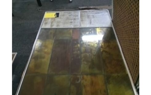 TABLE BASSE CARRELEE PLATEAU VERRE (FISSURE)