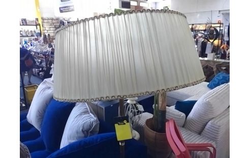 LAMPADAIRE ANCIEN DORE