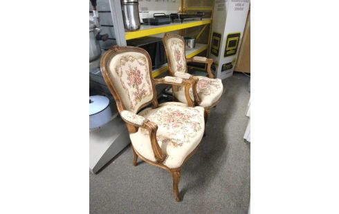 FAUTEUIL STYLE LOUIS XV
