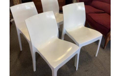 4 CHAISES PLASTIQUE BLANC