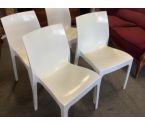 4 CHAISES PLASTIQUE BLANC