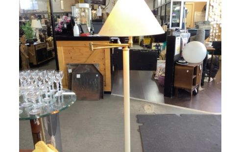 LAMPADAIRE MODERNE