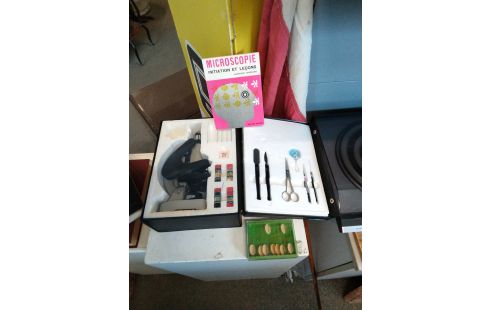 MICROSCOPE COFFRET