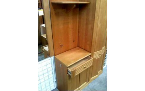 GARDEROBE HOLZ HELL