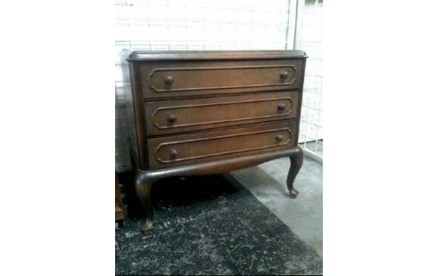 KOMMODE KLEIN DKL. HOLZ 3-SCHUBL. GLASPL.