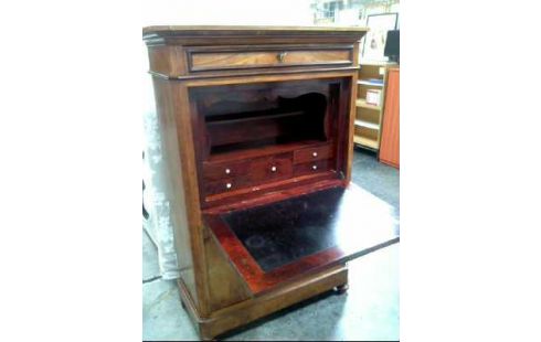SECRETAIRE