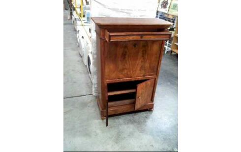 SECRETAIRE