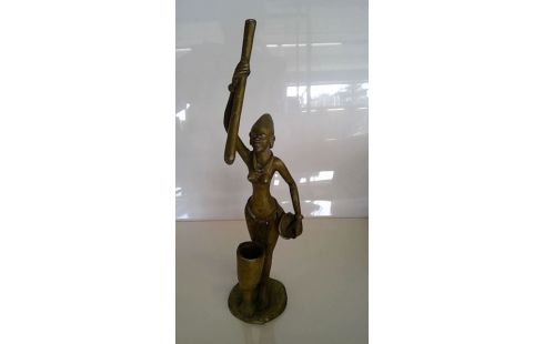 STATUE