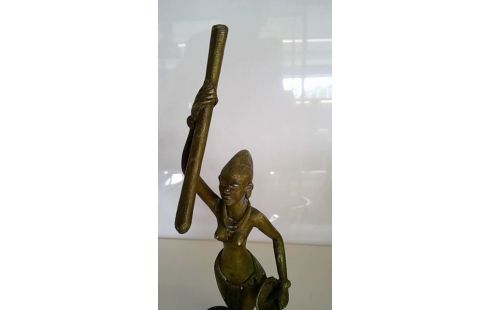 STATUE