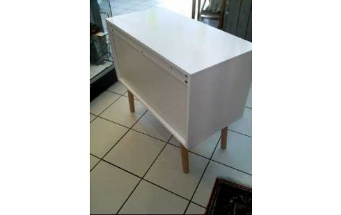 COMMODE