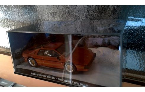 SPEELGOED AUTO LOTUS ESPRIT