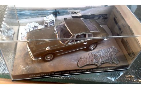 SPEELGOED AUTO ASTON MARTIN DBS GROEN