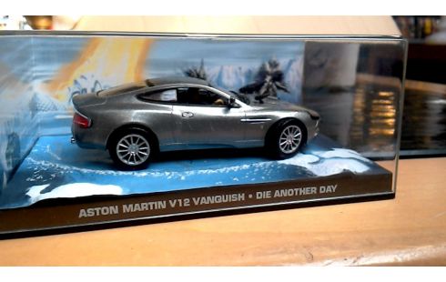 SPEELGOED AUTO ASTON MARTIN V12 VANQUISH