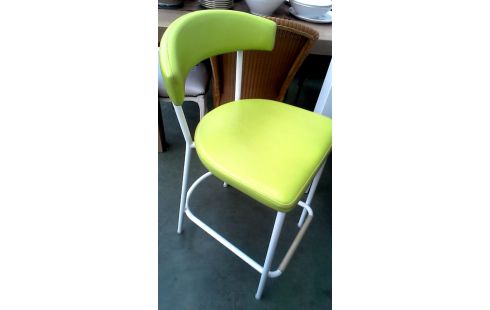 TAFEL HOOG MET 4 STOELEN WIT GROEN