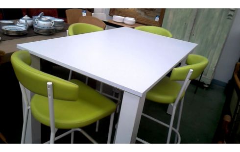 TAFEL HOOG MET 4 STOELEN WIT GROEN